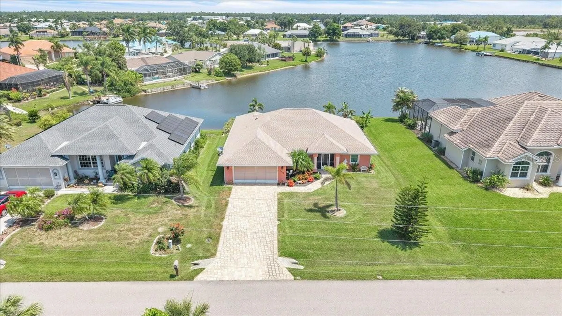11614 SW Courtly Manor Drive Lake Suzy FL 34269