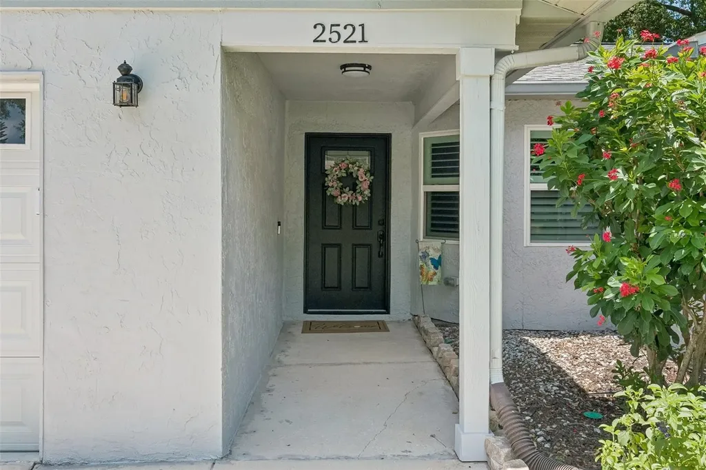 2521 Gulfbreeze Circle Palm Harbor FL 34683
