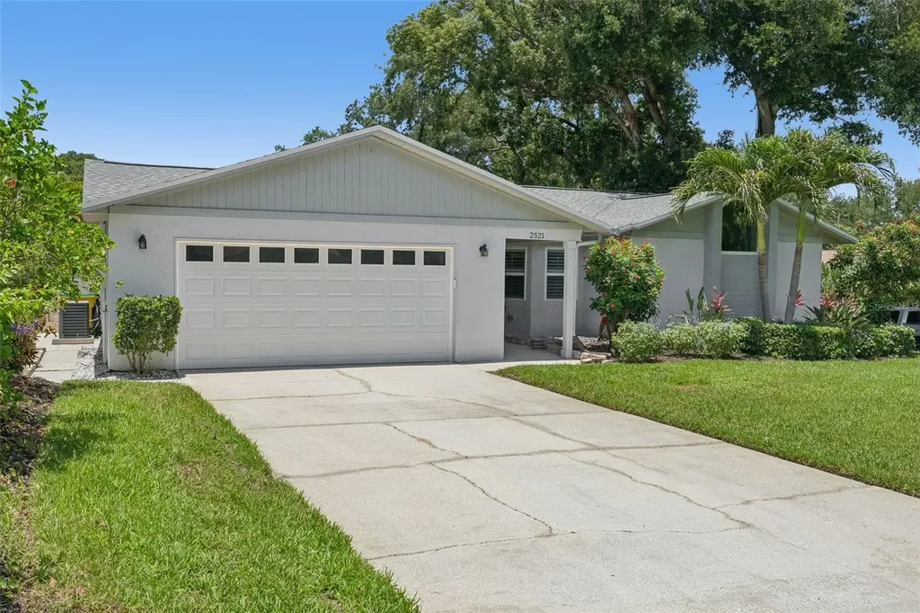 2521 Gulfbreeze Circle Palm Harbor FL 34683