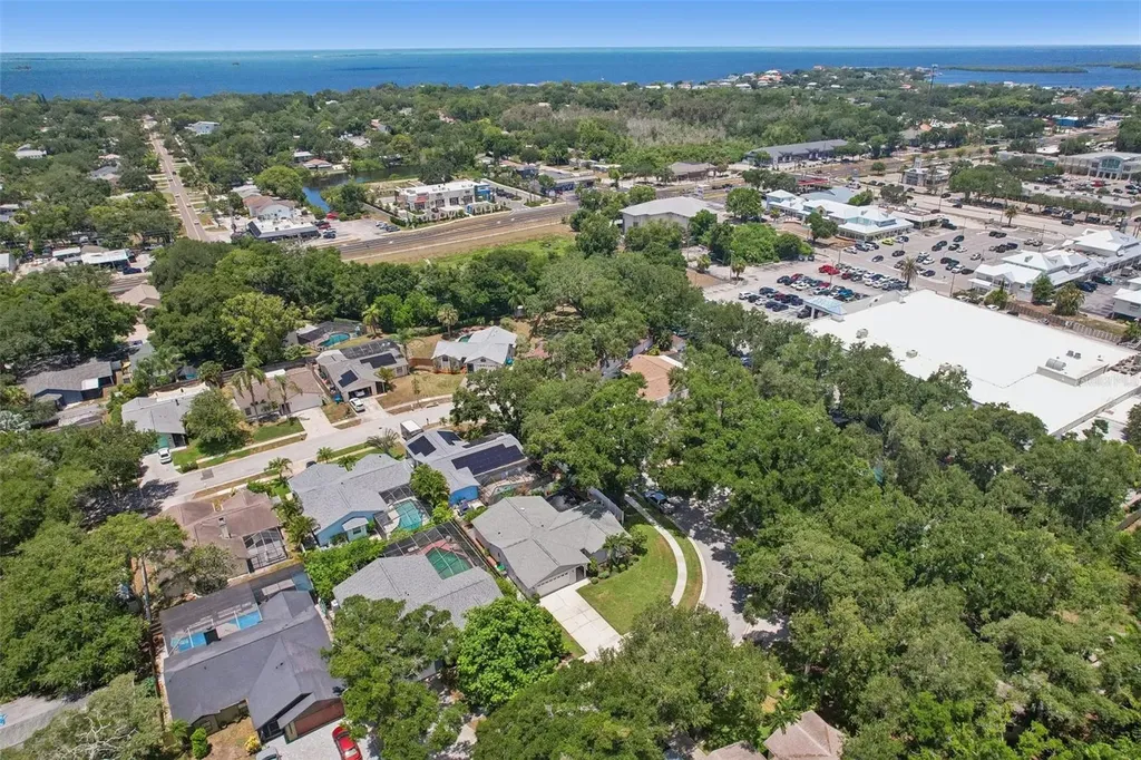 2521 Gulfbreeze Circle Palm Harbor FL 34683