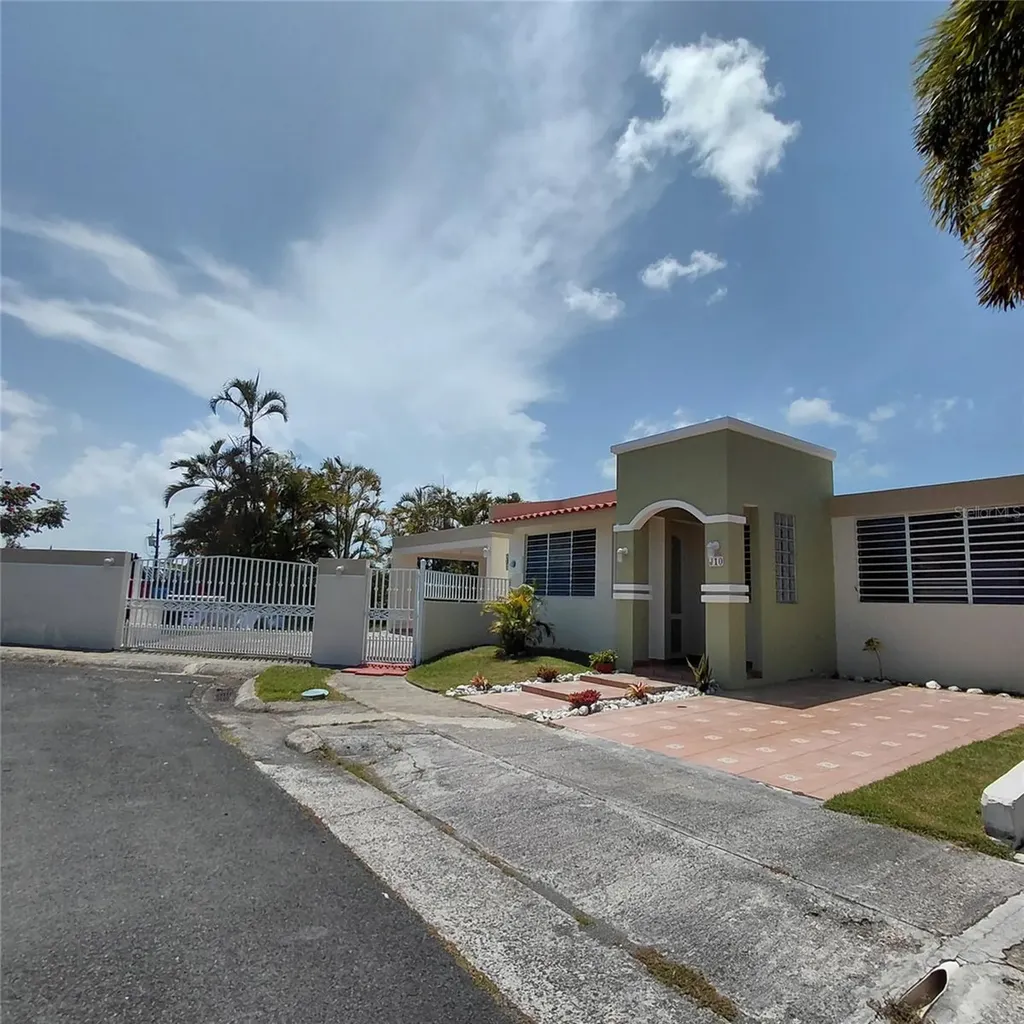 Geranio St. #J-10 Llanos De Gurabo Dev. Gurabo PR 00778