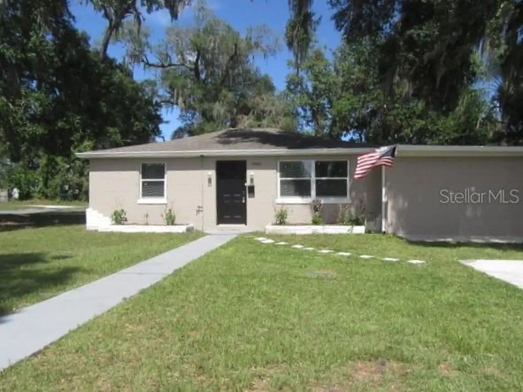 14402 13th Street Dade City FL 33523