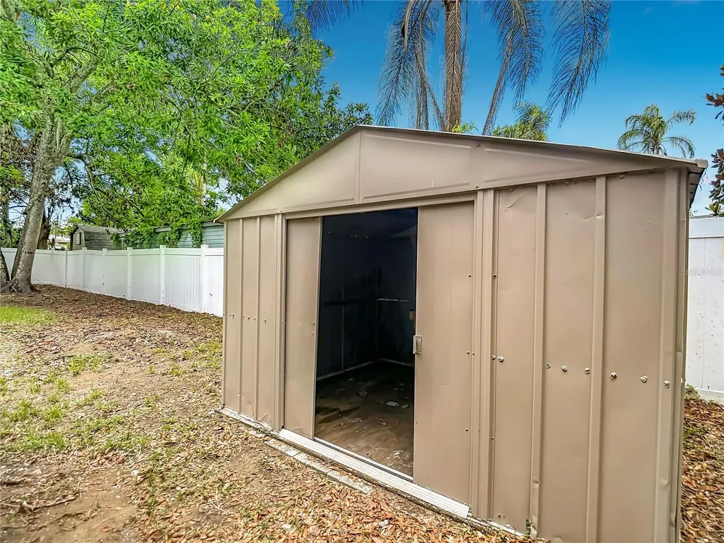 14402 13th Street Dade City FL 33523