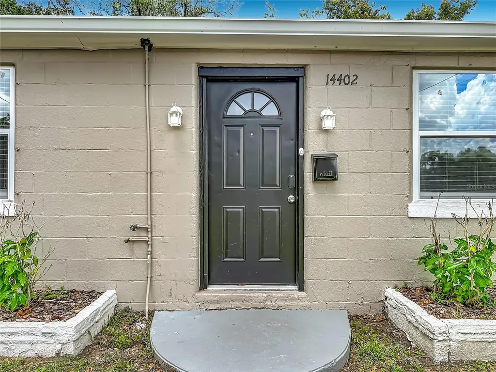 14402 13th Street Dade City FL 33523