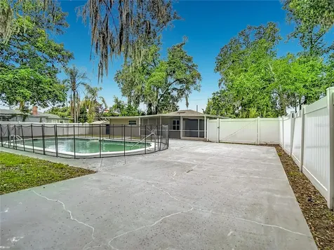 14402 13th Street Dade City FL 33523
