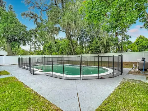 14402 13th Street Dade City FL 33523