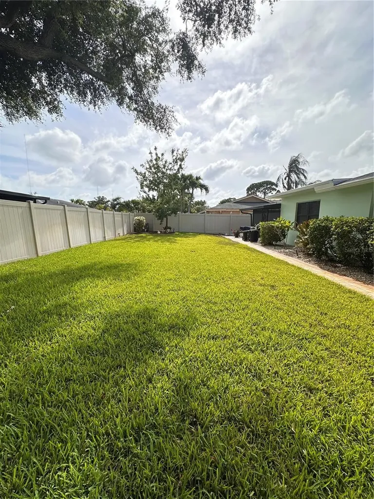 9470 Joel Drive Seminole FL 33777