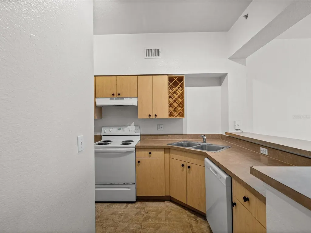 200 4th Avenue S St Petersburg FL 33701