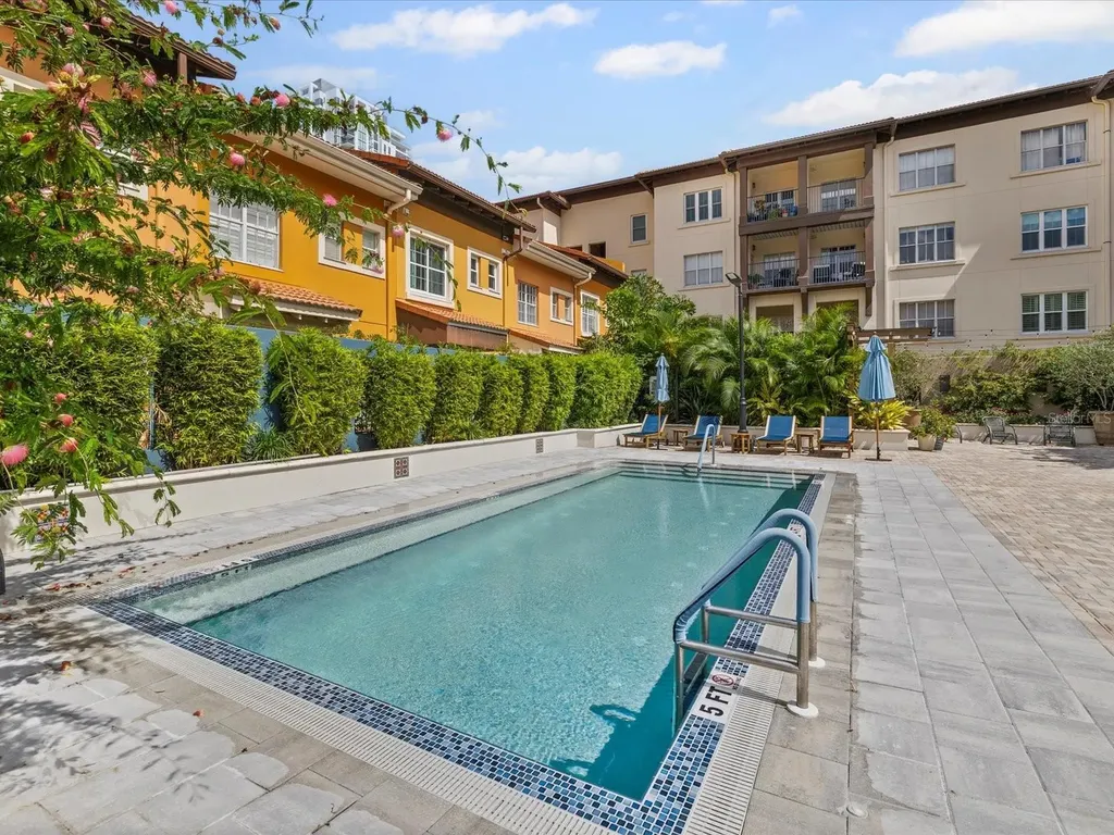 200 4th Avenue S St Petersburg FL 33701