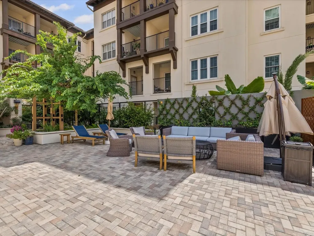 200 4th Avenue S St Petersburg FL 33701