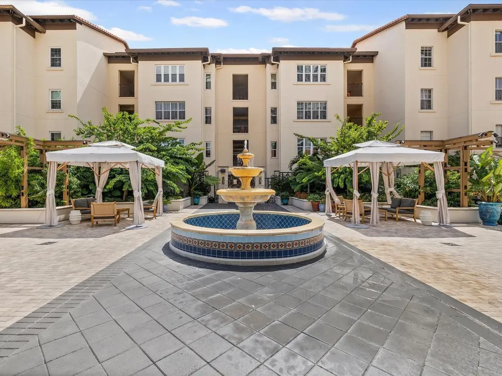 200 4th Avenue S St Petersburg FL 33701