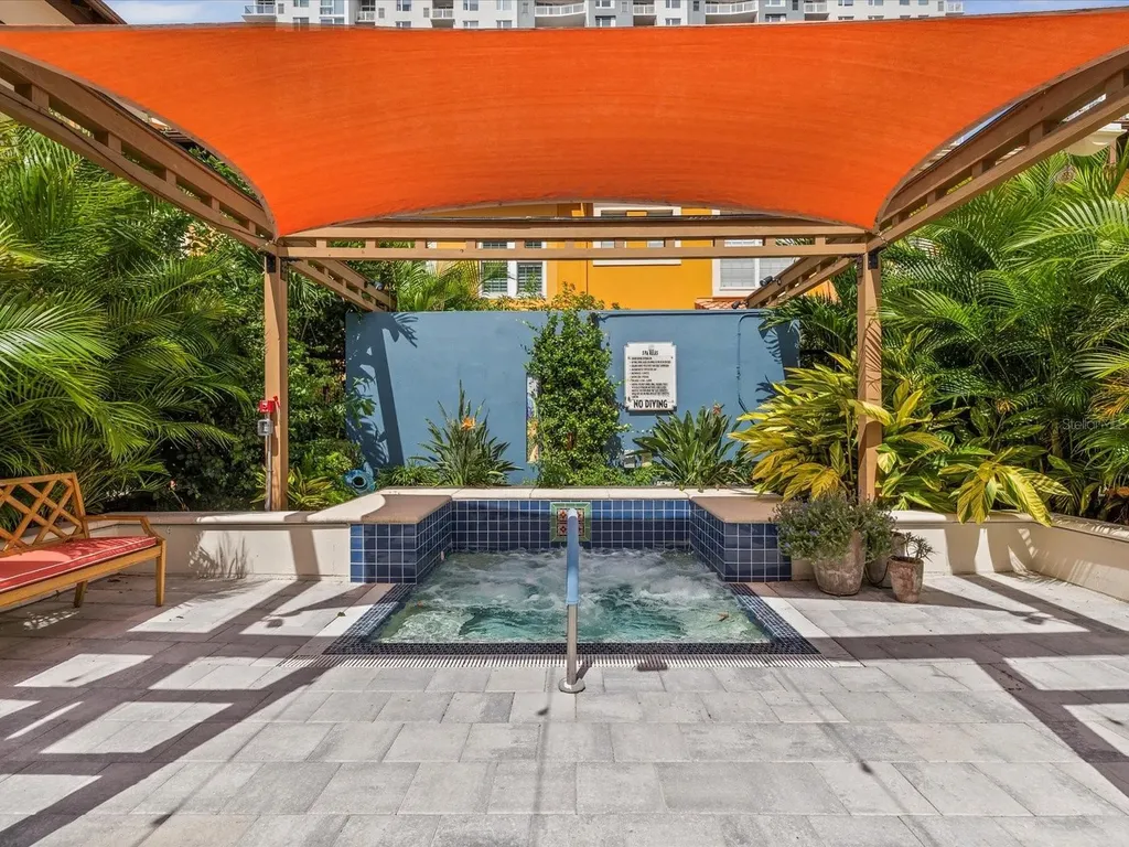 200 4th Avenue S St Petersburg FL 33701