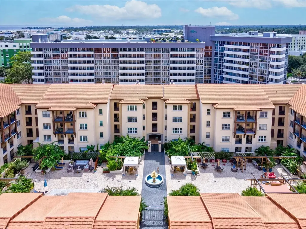 200 4th Avenue S St Petersburg FL 33701