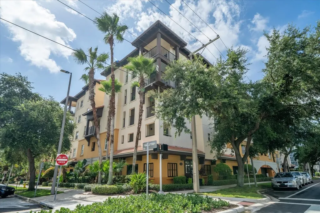 200 4th Avenue S St Petersburg FL 33701
