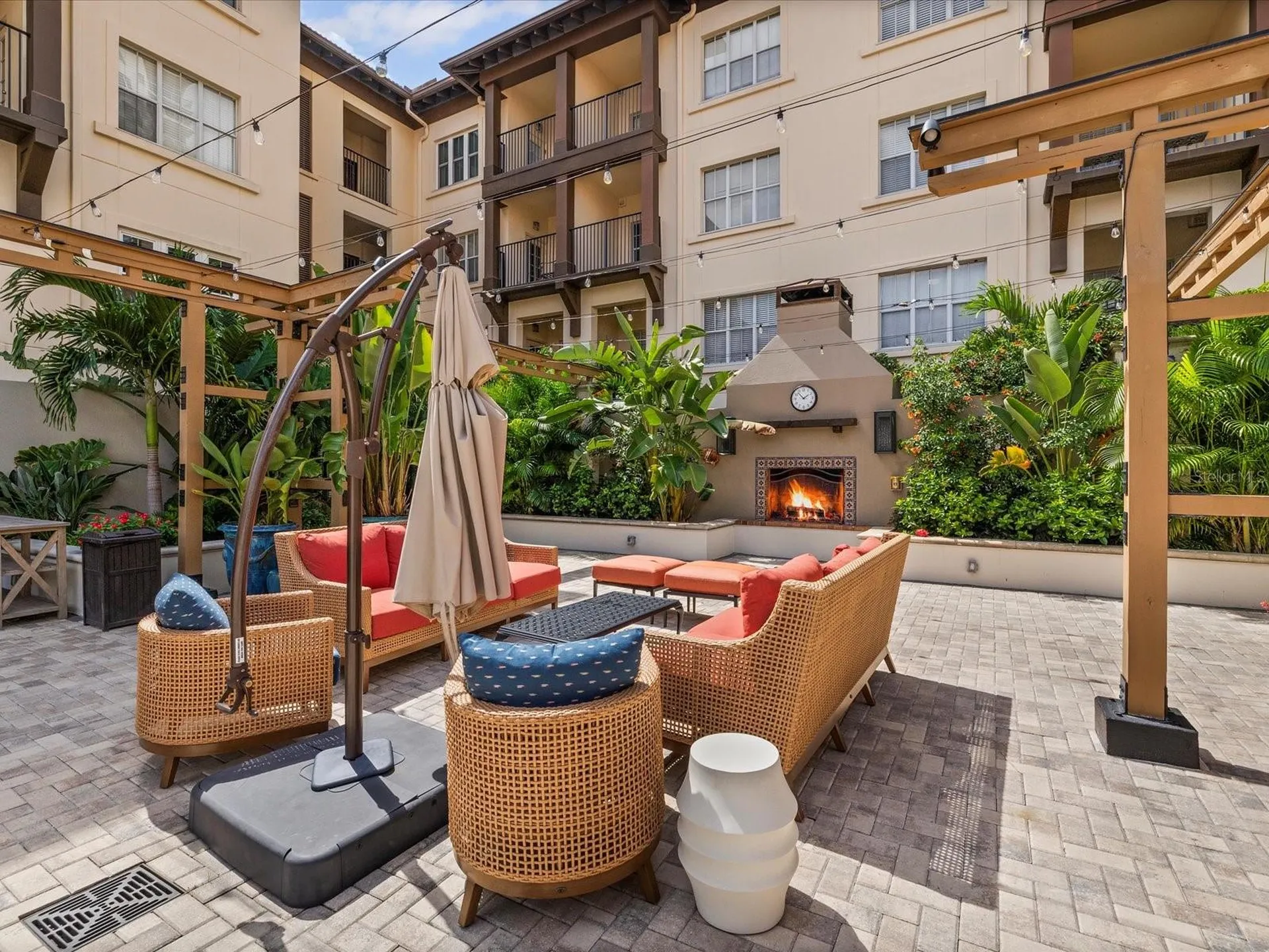 200 4th Avenue S St Petersburg FL 33701