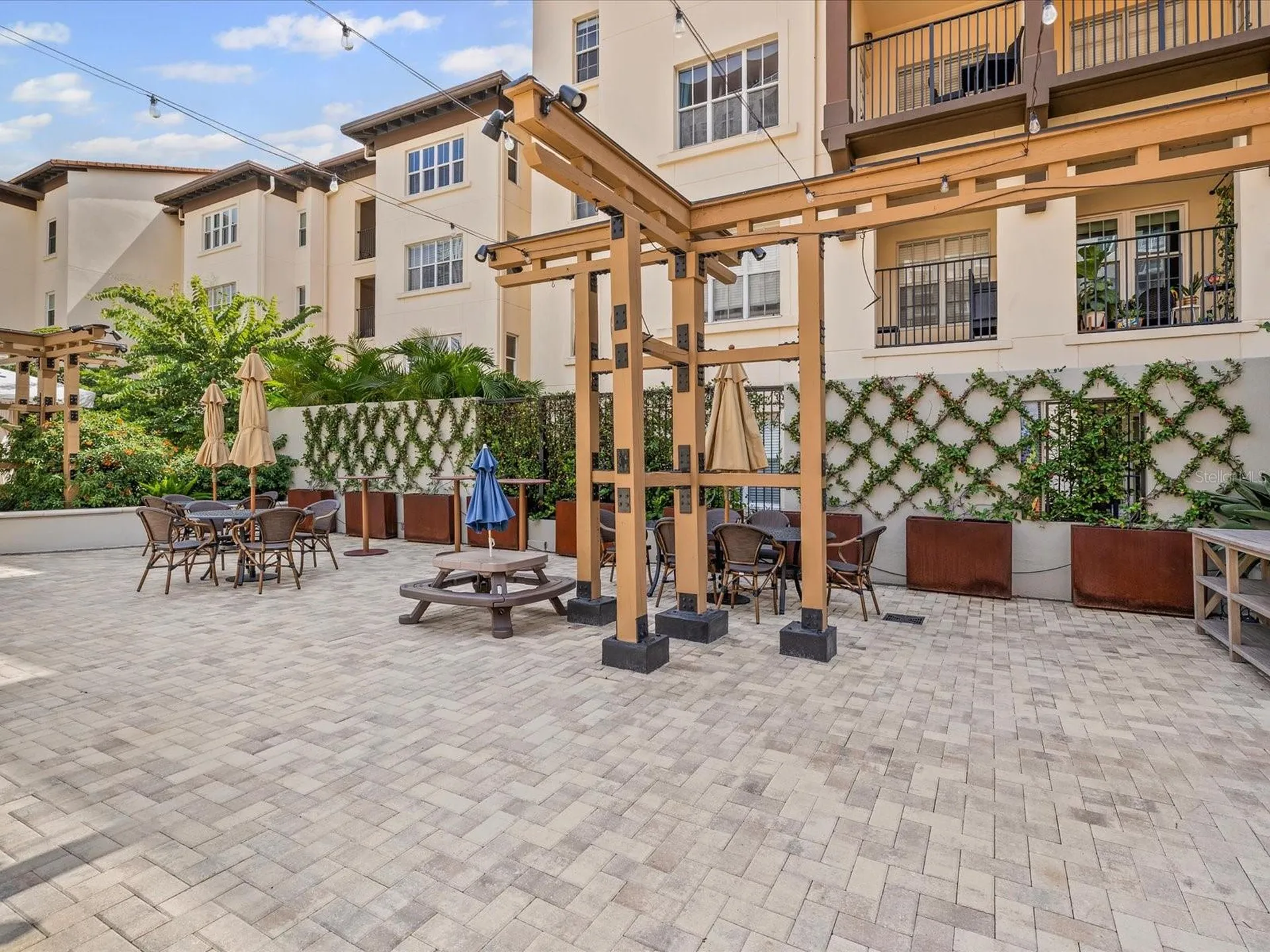 200 4th Avenue S St Petersburg FL 33701