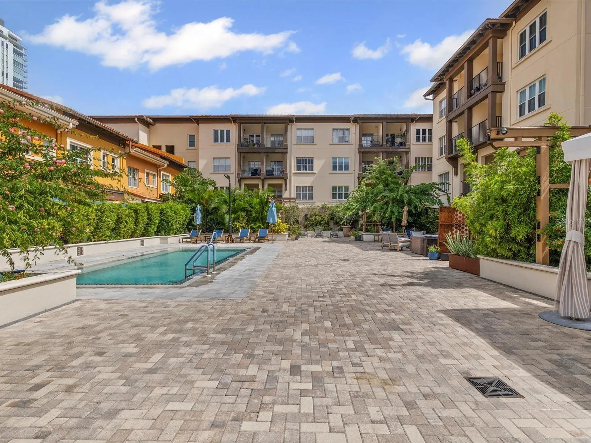 200 4th Avenue S St Petersburg FL 33701
