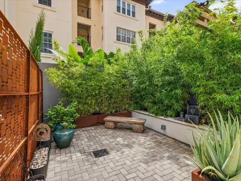 200 4th Avenue S St Petersburg FL 33701