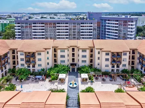 200 4th Avenue S St Petersburg FL 33701
