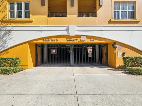 200 4th Avenue S St Petersburg FL 33701
