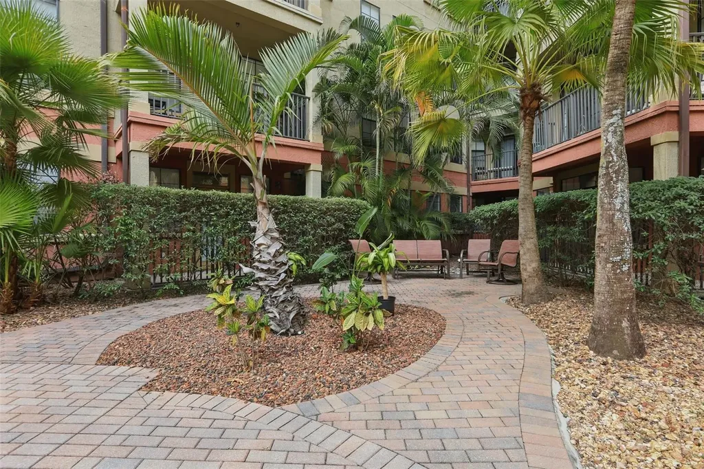 911 N Orange Avenue Orlando FL 32801