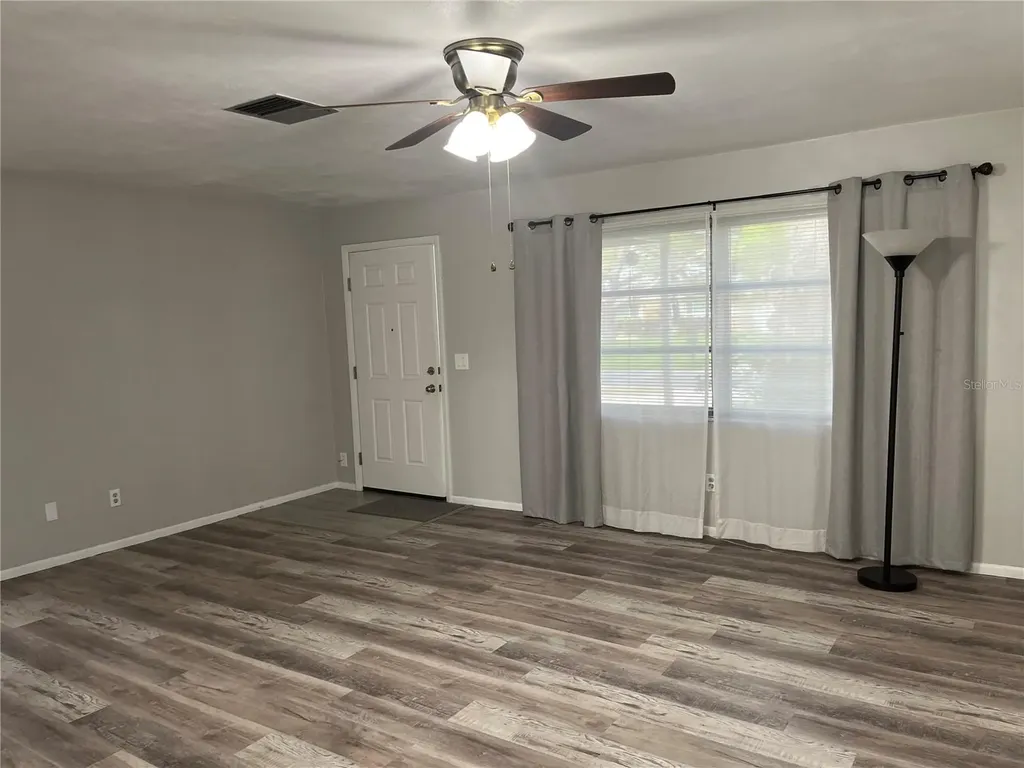 528 E Lake Drive Largo FL 33771