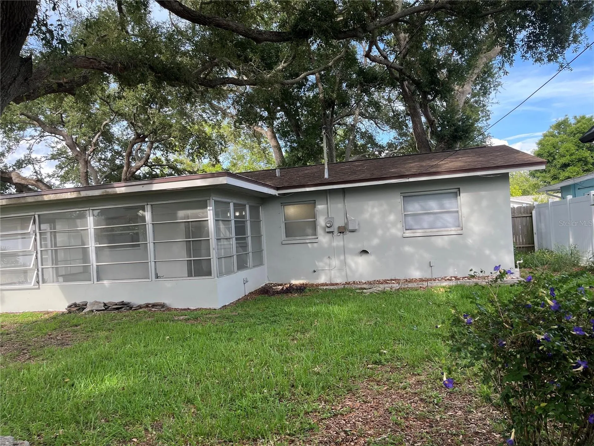 528 E Lake Drive Largo FL 33771
