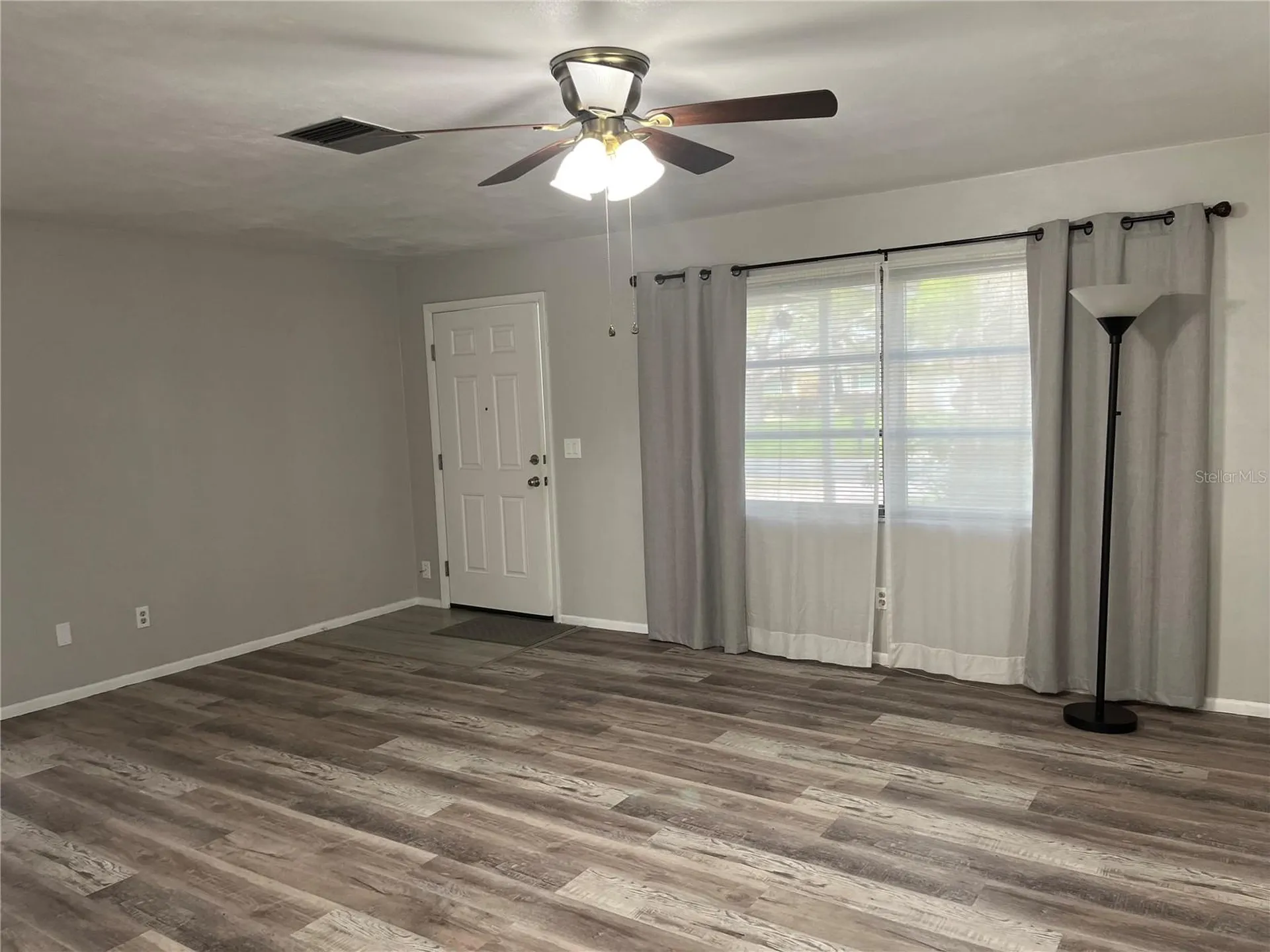 528 E Lake Drive Largo FL 33771