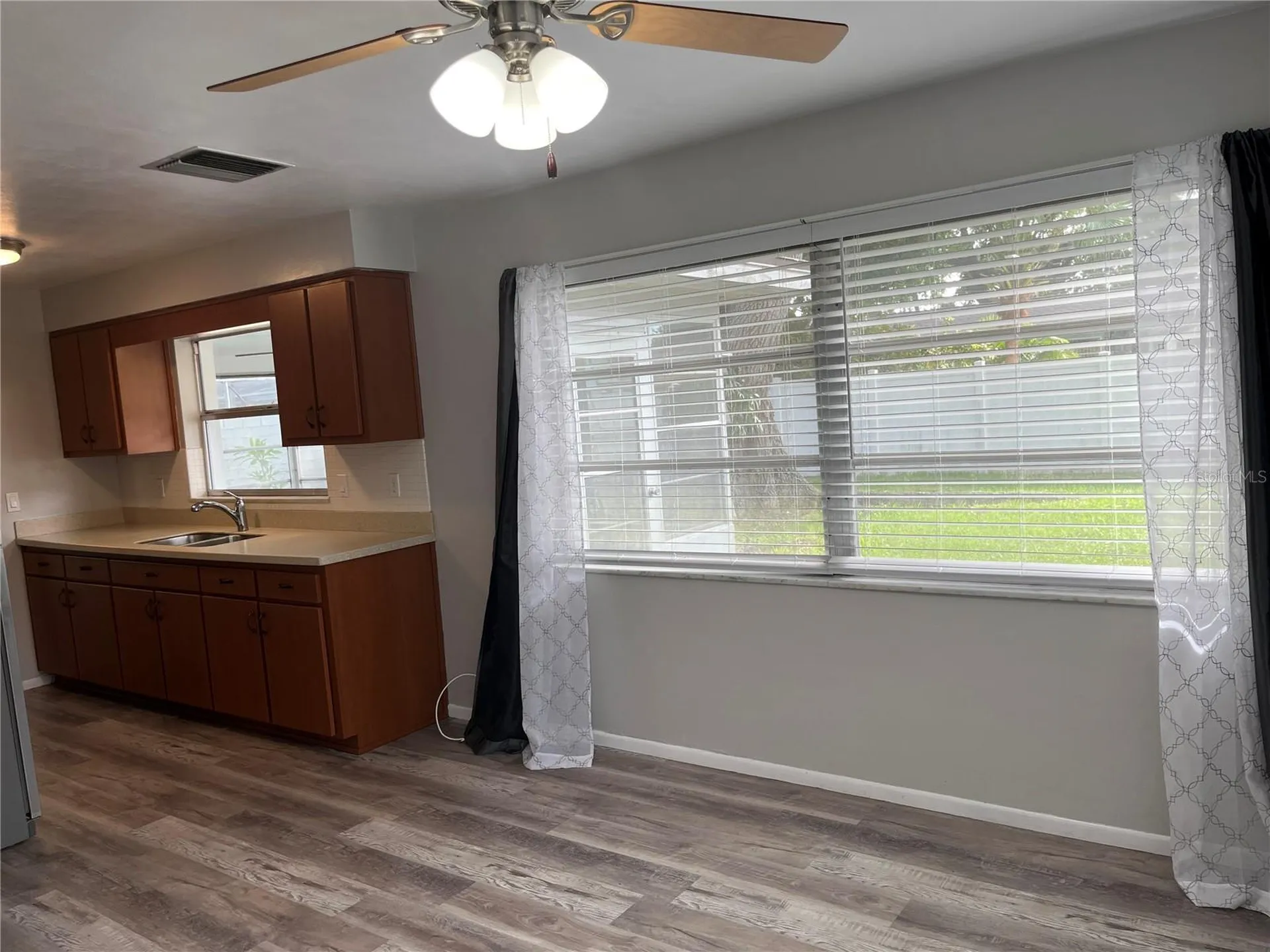 528 E Lake Drive Largo FL 33771