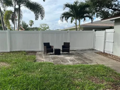 528 E Lake Drive Largo FL 33771