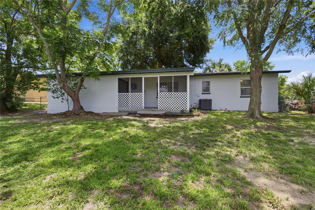 2434 Cardena Avenue Deltona FL 32738