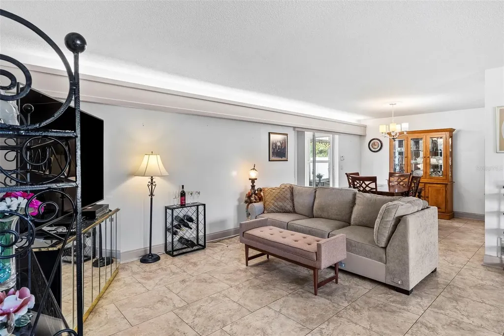 1831 Oak Lake Drive Clearwater FL 33764