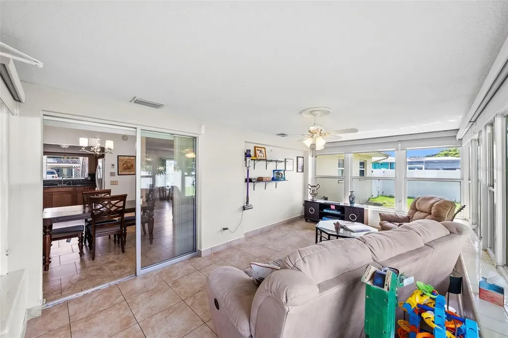 1831 Oak Lake Drive Clearwater FL 33764