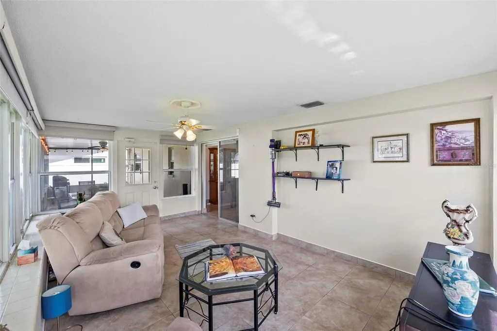 1831 Oak Lake Drive Clearwater FL 33764