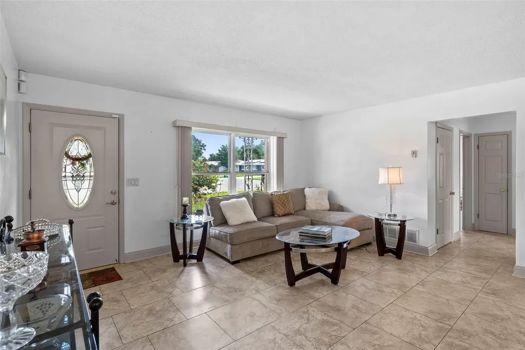 1831 Oak Lake Drive Clearwater FL 33764