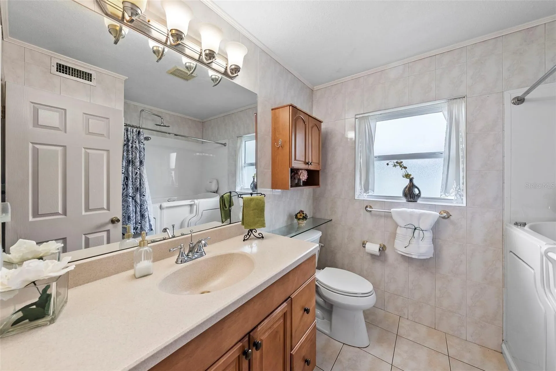 1831 Oak Lake Drive Clearwater FL 33764