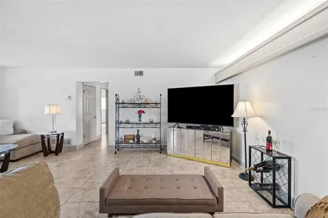 1831 Oak Lake Drive Clearwater FL 33764