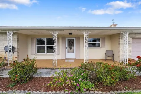 1831 Oak Lake Drive Clearwater FL 33764