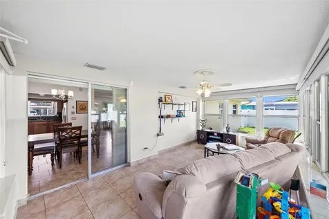 1831 Oak Lake Drive Clearwater FL 33764