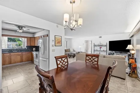1831 Oak Lake Drive Clearwater FL 33764