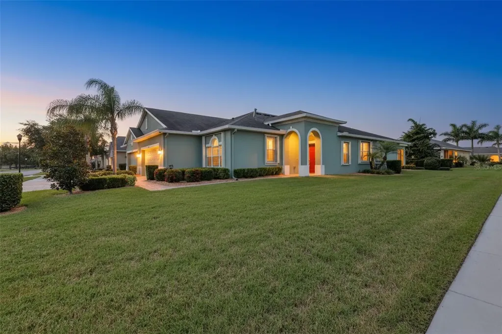 803 Chipper Drive Sun City Center FL 33573