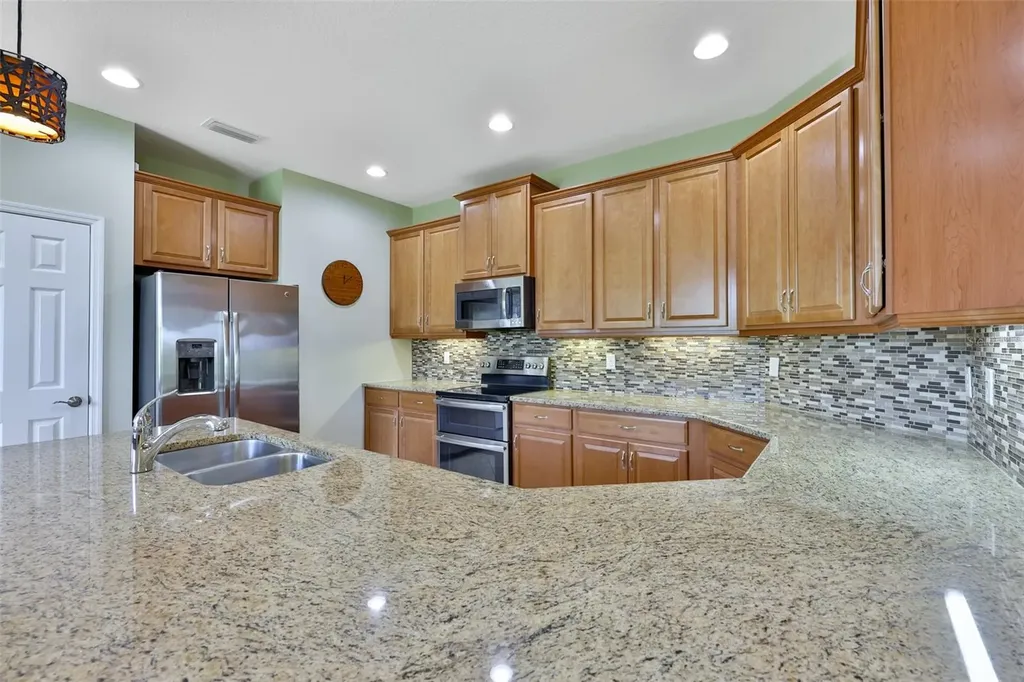 803 Chipper Drive Sun City Center FL 33573