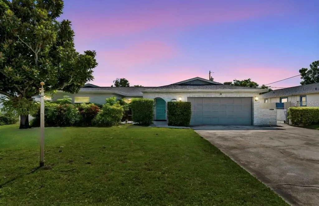 5127 Caesar Way S St Petersburg FL 33712