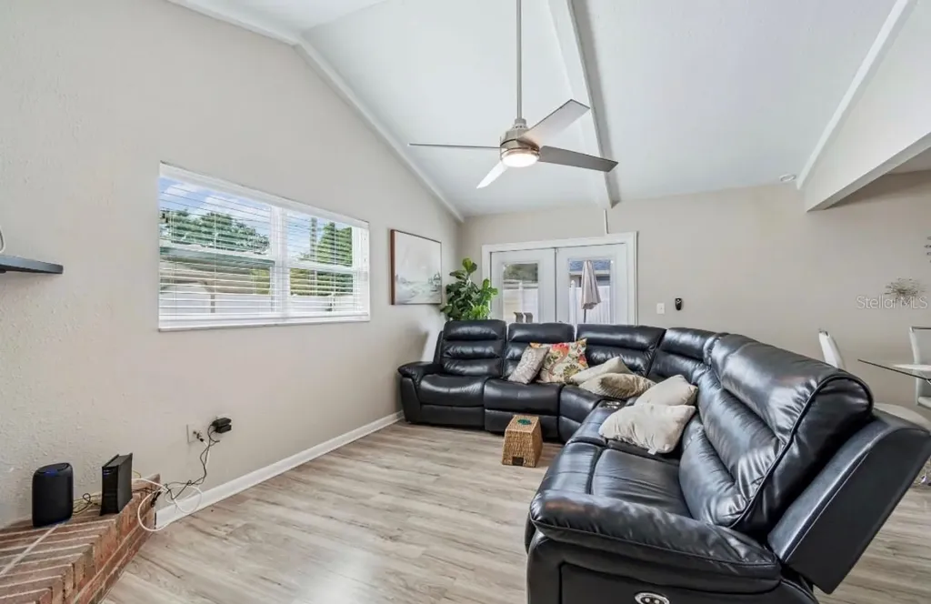 5127 Caesar Way S St Petersburg FL 33712