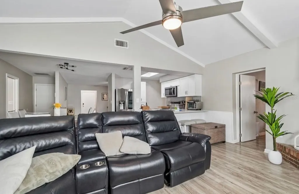 5127 Caesar Way S St Petersburg FL 33712