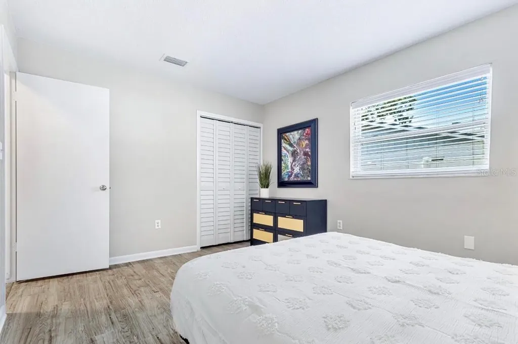 5127 Caesar Way S St Petersburg FL 33712