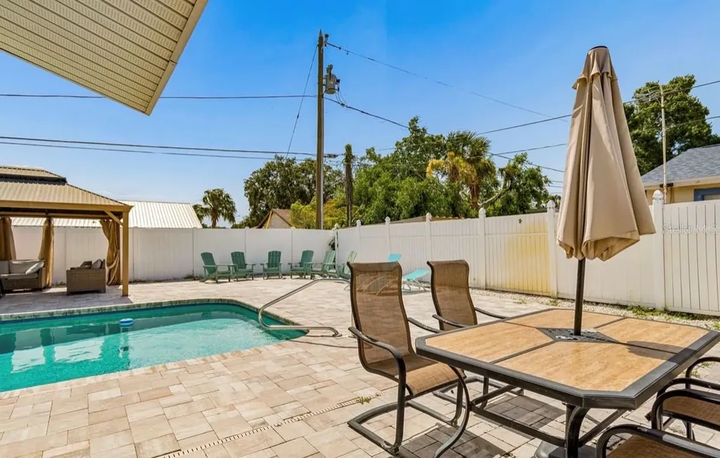 5127 Caesar Way S St Petersburg FL 33712