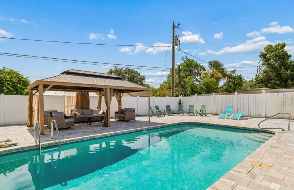 5127 Caesar Way S St Petersburg FL 33712