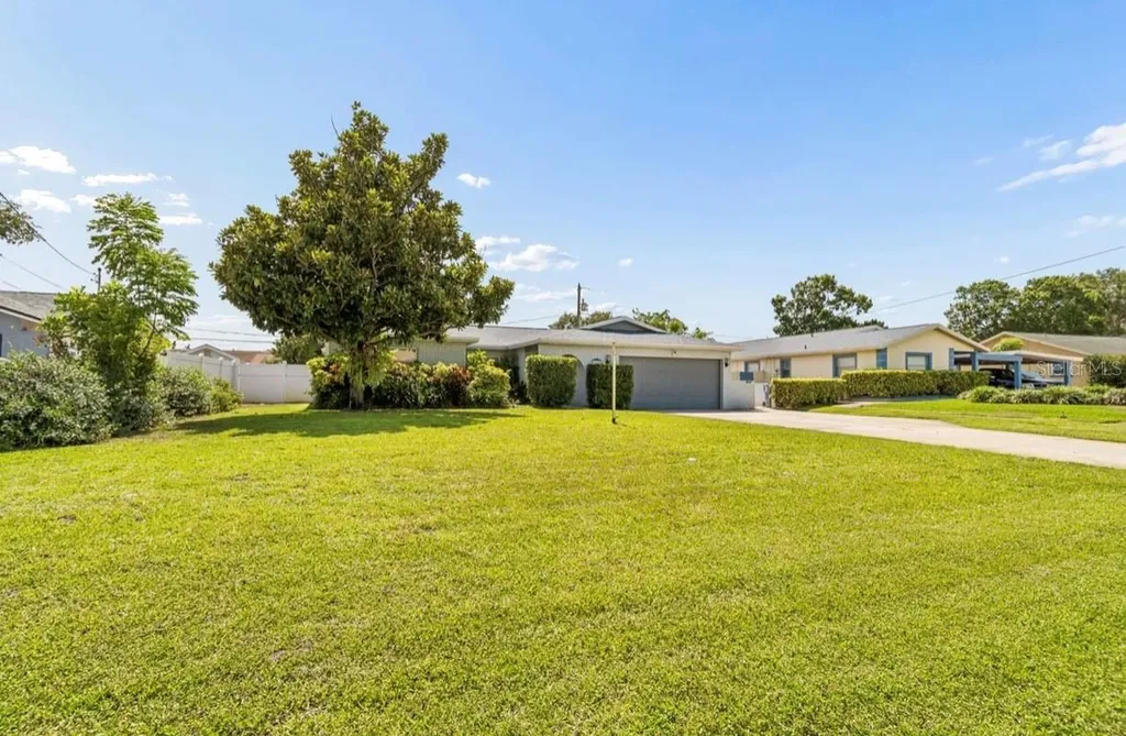 5127 Caesar Way S St Petersburg FL 33712