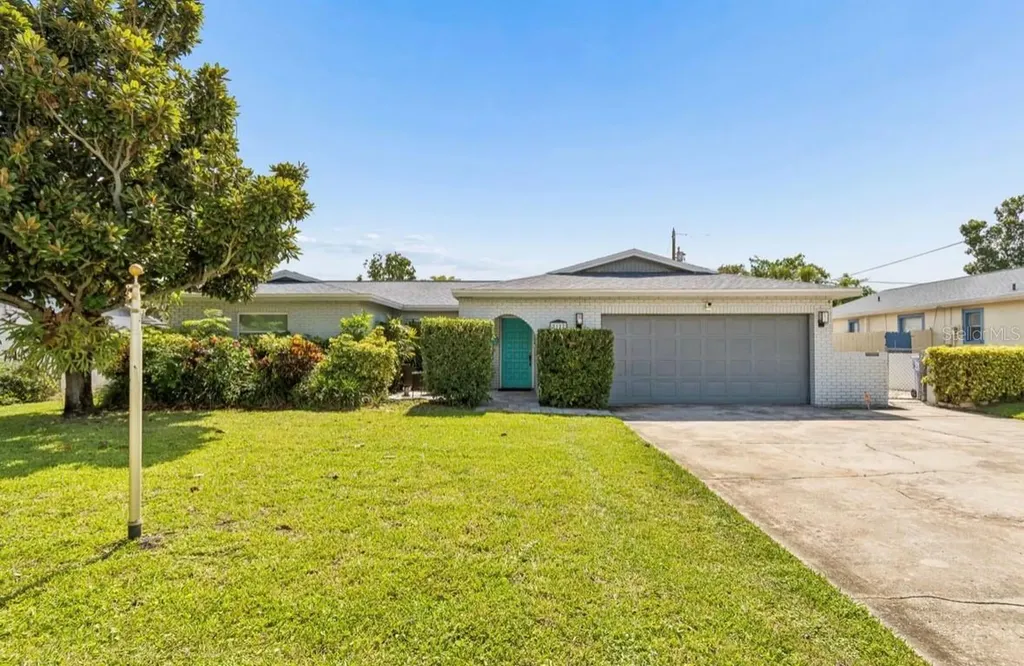 5127 Caesar Way S St Petersburg FL 33712